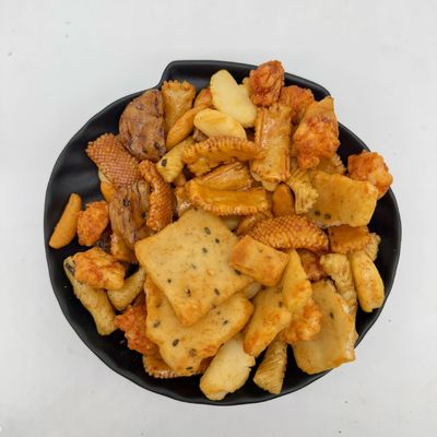 شراء بسكويتات الأرز المفروضة في نكهة مالحة خفيفة كرنكية ووجبة خفيفة للأسرة online manufacture