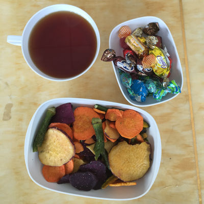 سعر جيد طعام صحي فواكه مجففة مقرمشة وخضروات وجبات خفيفة مختلطة رقائق البطاطا الحلوة المقلية الانترنت