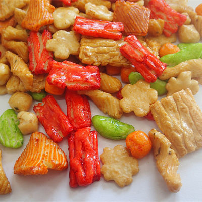 سعر جيد نشا التابيوكا مقرمشات أرز يابانية مختلطة ملونة قليلة الدسم الانترنت