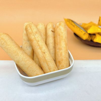 وجبة خفيفة منفوخة بالزيت مع نكهة صفار البيض المملح