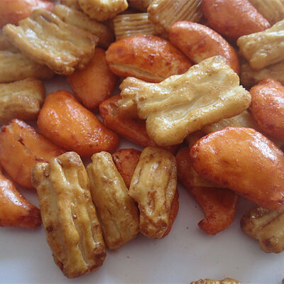 سعر جيد من 6 إلى 12 شهرًا مدة الصلاحية الأرز الكريكرات وجبات خفيفة النكهة الحارة القمح Allergeninfo مثالية للتغليف والتوزيع بالتجزئة الانترنت